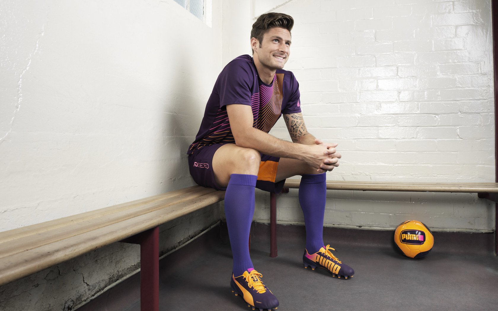 墨西哥队门将费尔南德斯在巴黎奥运会上展现出高水平的扑救能力